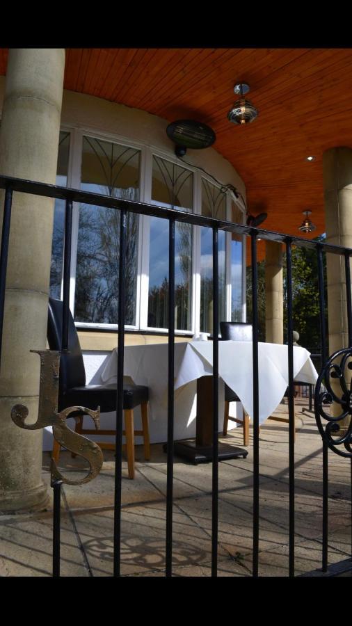 The Residence @ Jaipur Easingwold Extérieur photo