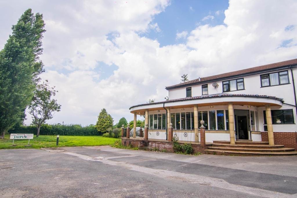The Residence @ Jaipur Easingwold Extérieur photo